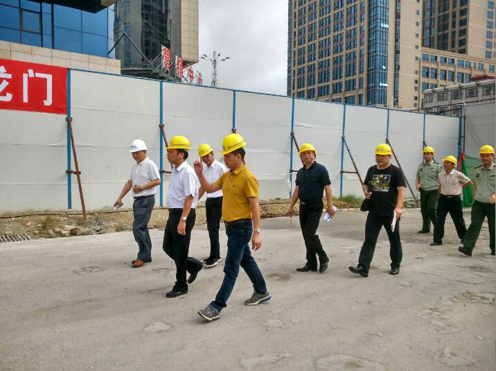县领导、住建局领导到龙门县裕林豪庭商住楼项目检查安全生产工作