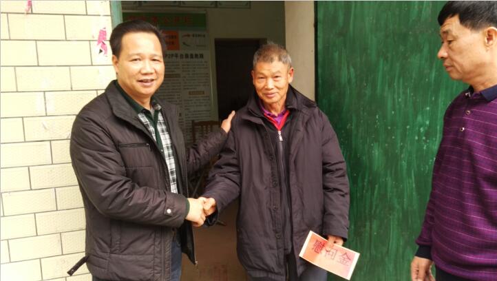 县住建局领导到永汉镇洋陂村开展春节慰问