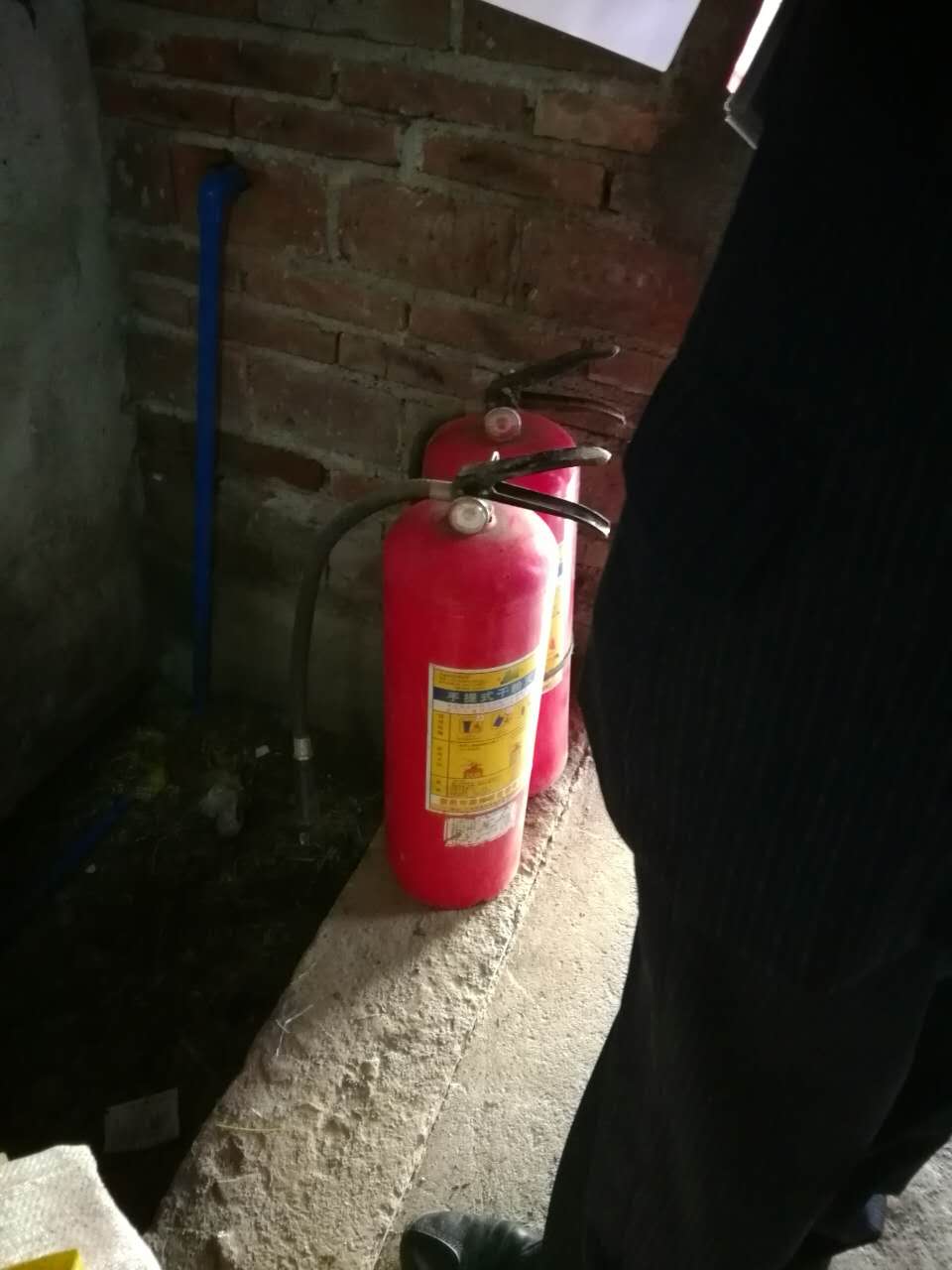我局燃气股组织对县城的燃气供应站进行检查