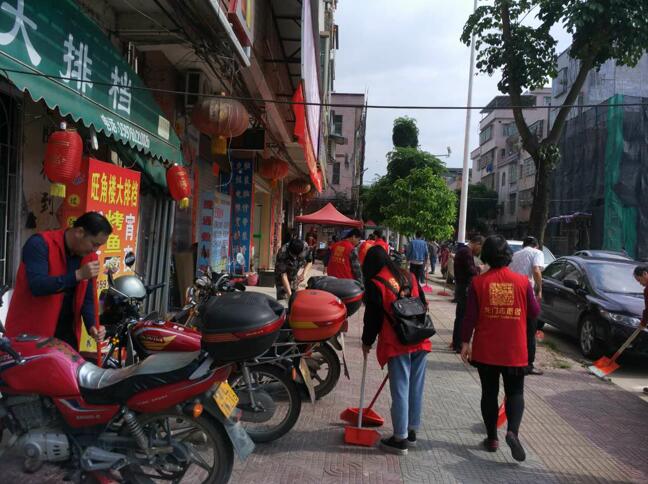 我局全体干部职工参加全县环境大整治集中行动