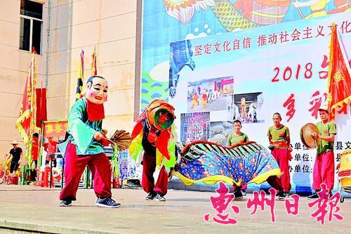 图③：传统舞蹈《龙石头醒狮》《舞貔貅》为展演活动助兴。
