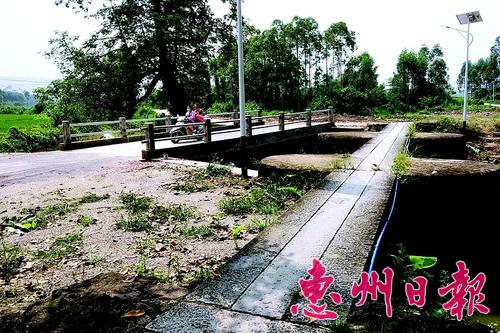 兴旺桥坐落在石板桥旁，为祖塘村村民出行带来很大便利。